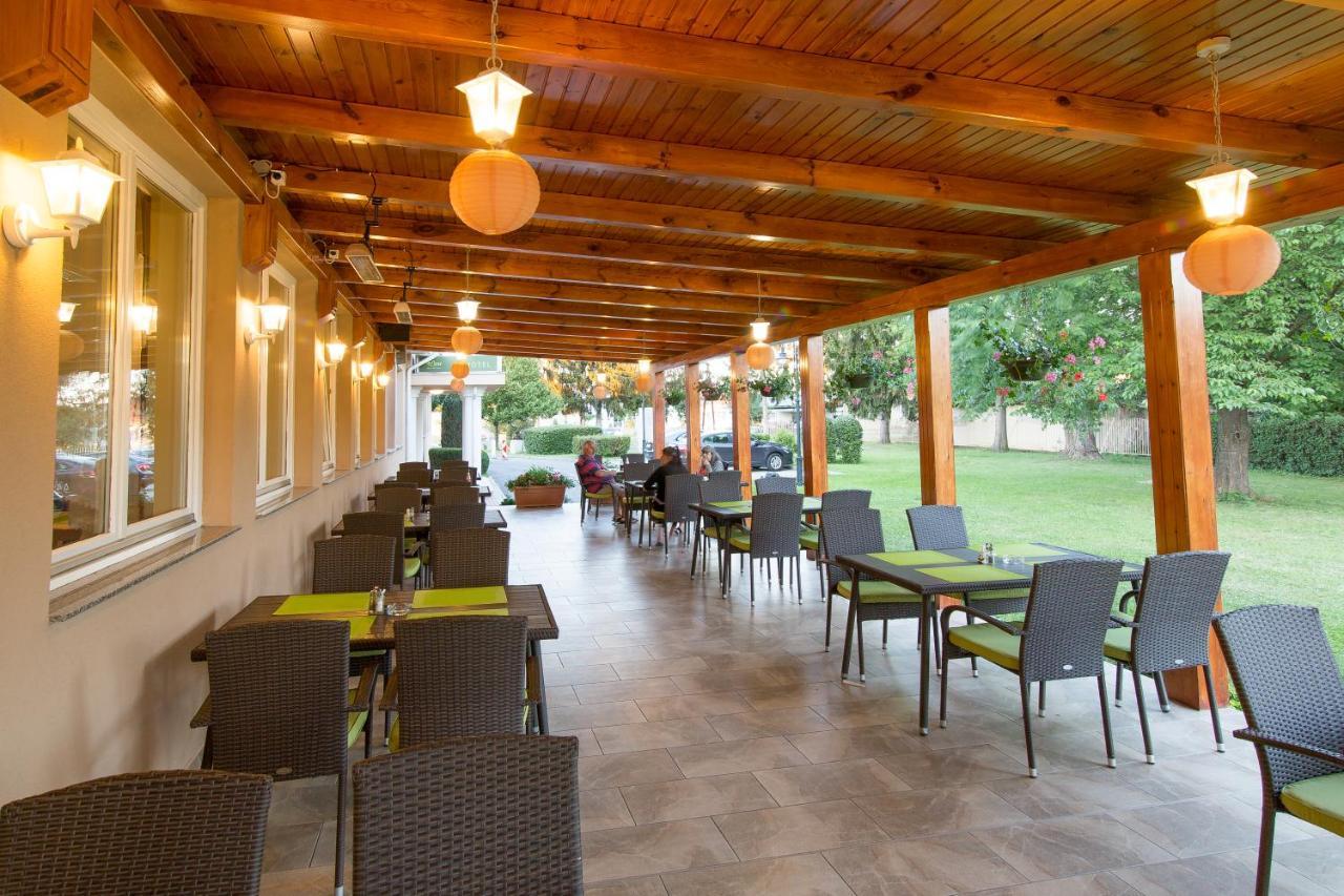 Lipa Hotel Es Etterem Szentgotthárd Eksteriør bilde