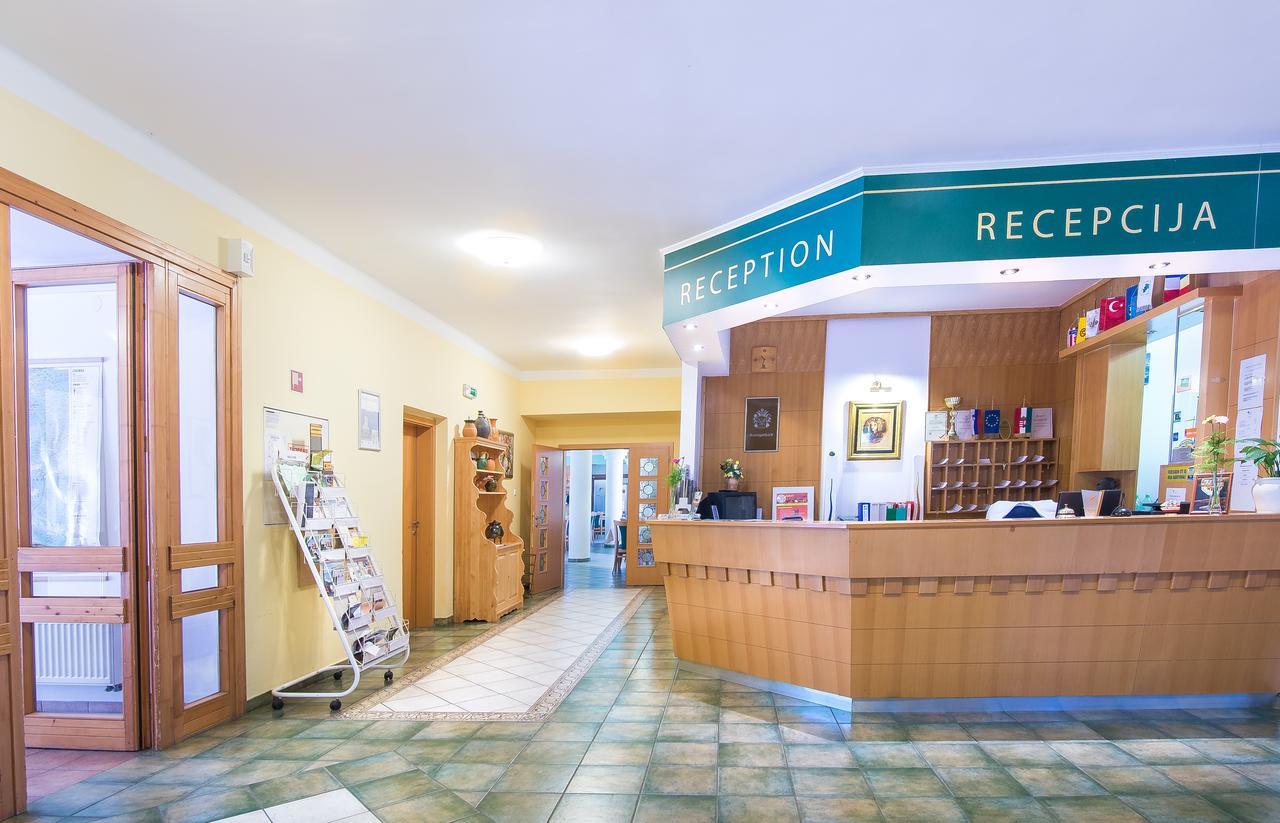 Lipa Hotel Es Etterem Szentgotthárd Eksteriør bilde